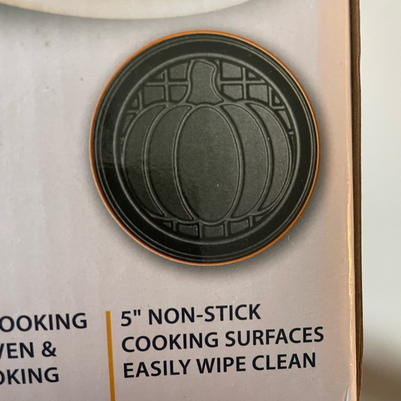 Pumpkin orange mini waffle maker by Nostalgia!! Super compact!! New- manuals! - Picture 7 of 10